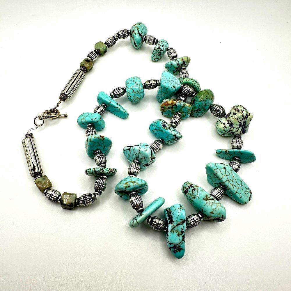 24” of polished dyed howlite‎ chunks and silver tone beads, statement necklace!